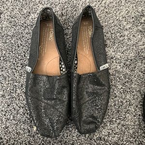 TOMS black glitter size 6